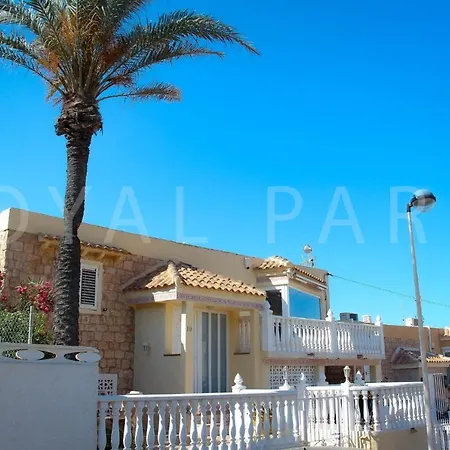 Casa Junto Mar A 50 Metros De La Playa La Mate Casa de Férias Torrevieja